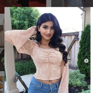 BELL SLEEVE CROP TOP NEW